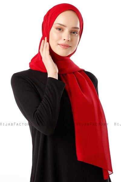 Hadise - Hijab Chiffon Rouge