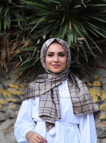 Mahmuna - Hijab A Motifs Satin Taupe