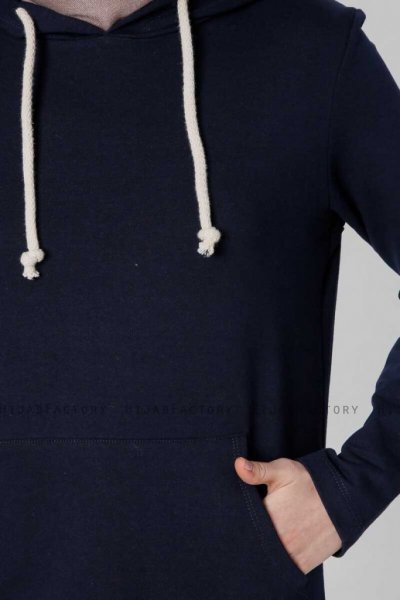 Nasira Marinblå Klänning Med Hood 280097g