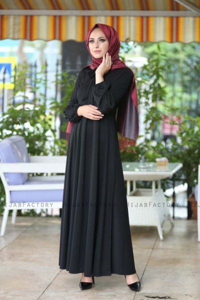 Tiana - Robe Noire - Insirah